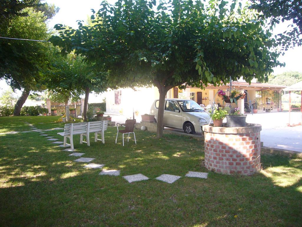 Agriturismo Al Rifugio Divino Belvedere Ostrense Екстер'єр фото