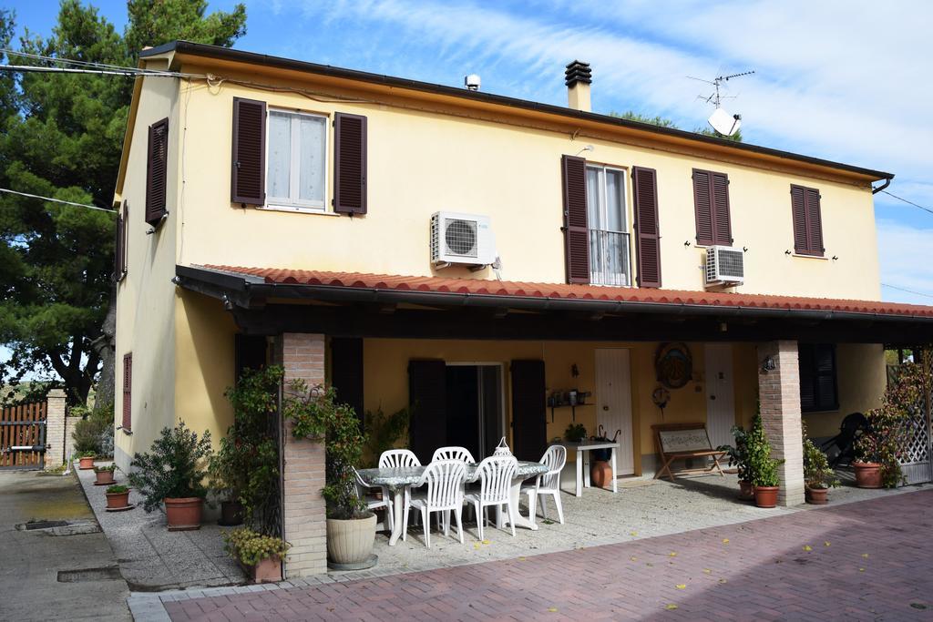 Agriturismo Al Rifugio Divino Belvedere Ostrense Екстер'єр фото