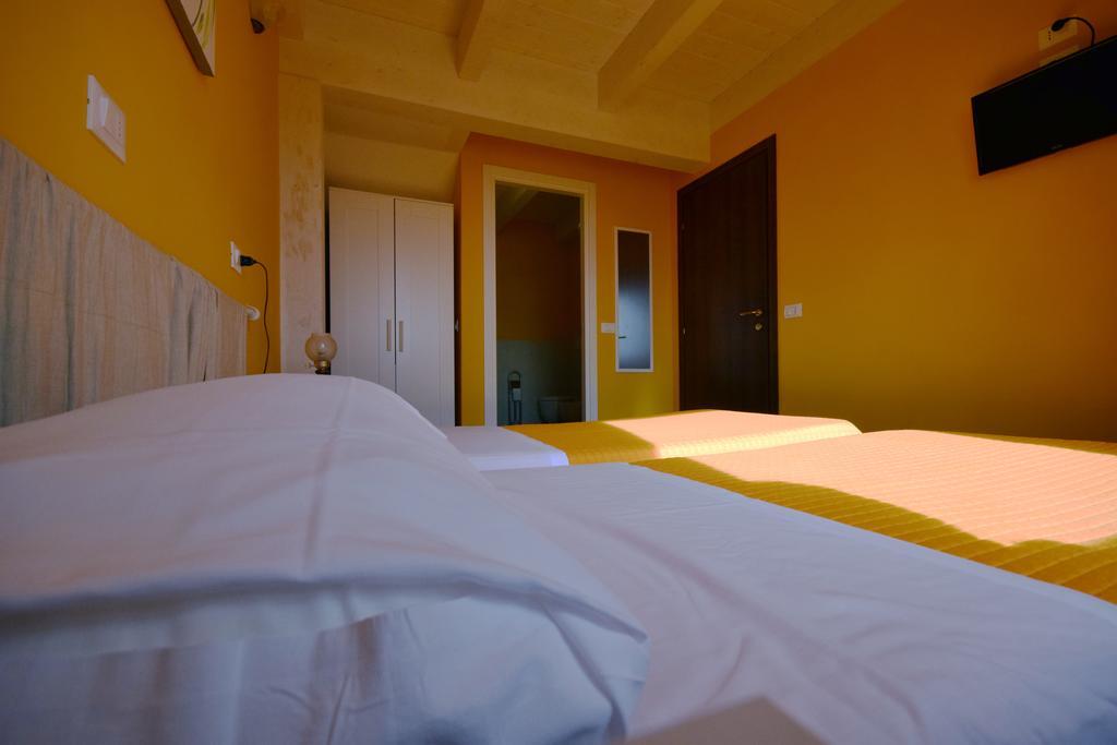Agriturismo Al Rifugio Divino Belvedere Ostrense Екстер'єр фото